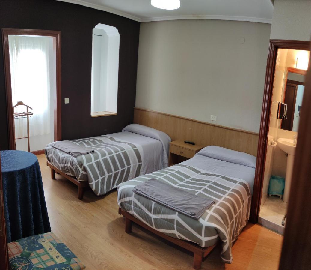 Hostal Castilla Miranda de Ebro Esterno foto